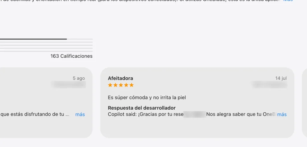 Respuesta del desarrollador en la App Store que empieza con "Copilot said:" (datos del usuario difuminados)